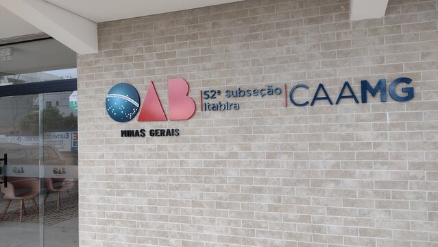 ITABIRA, MINAS GERAIS, BRAZIL - SEPTEMBER 06, 2026: Entrance and facade sign of the Order of Attorneys of Brazil (OAB Minas Gerais) and CAAMG local headquarters building.