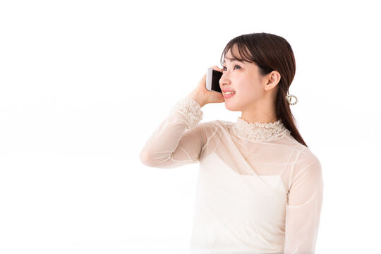 電話する女性