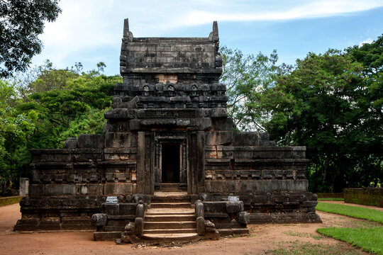The 11th century Buddhist Image House (gedige) at Nalanda Gedige near Matale in Sri Lanka. The structure was built in southern Indian style but has no signs of any Hindu gods.