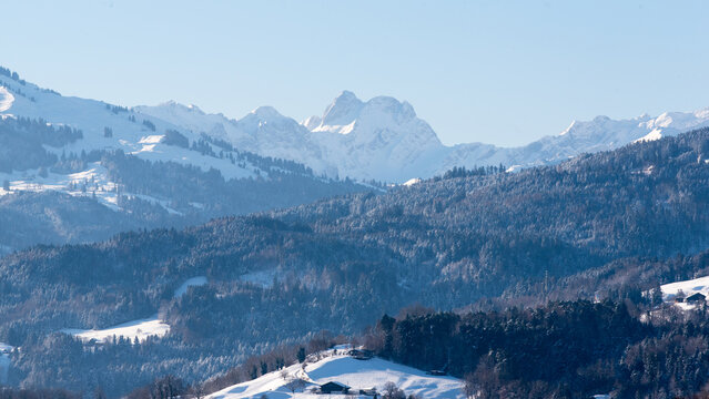 Winterlandschaft mit S&auml;ntis, Sonnenschein, Schnee und Eis in den Schweizer Alpen