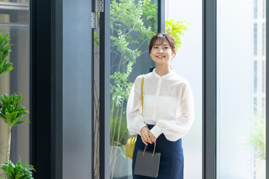 女性