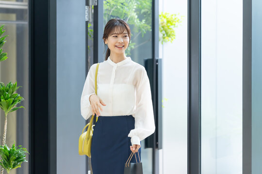 女性