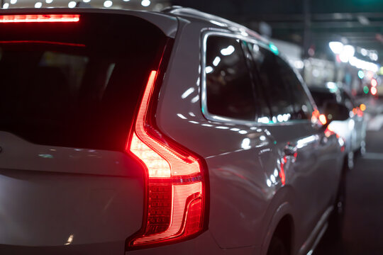 テールランプ　車