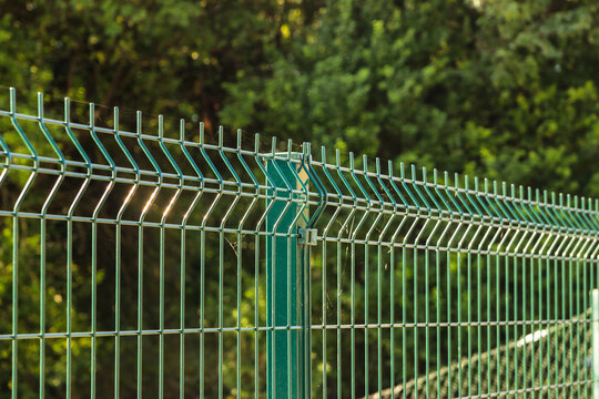 Rigid Industrial Fence Panels &ndash; Wire Grating and PVC Metal