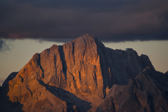 Marmolada al tramonto vista dal Sas Aut, Dolomiti, Val di Fassa
