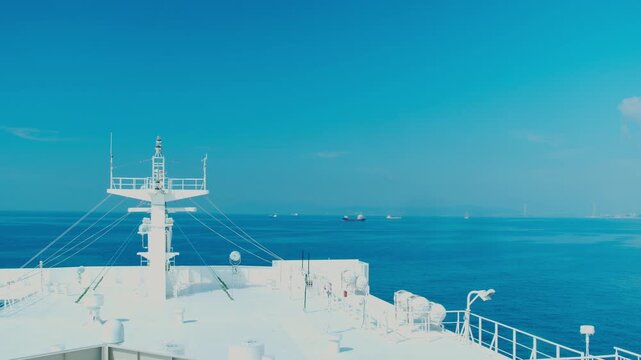 フェリー船上から望む夏の瀬戸内海と水平線 4Kシネマティック映像素材