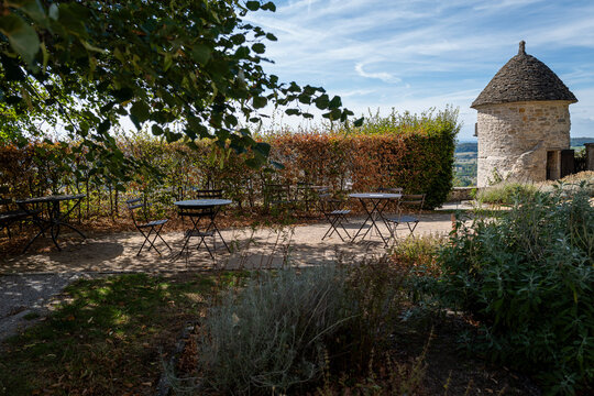 La tourelle et le belvedere sur le vignoble a Chateau Chalon