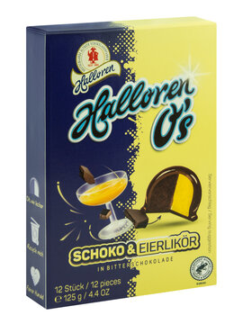 Halloren O's Kugeln Schoko Eierlik&ouml;r Hintergrund weiss