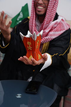 bakhoor, incense Saudi culture, traditional hospitality