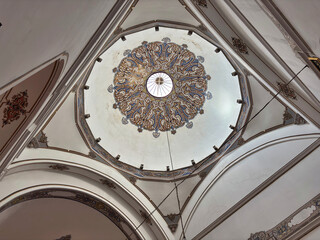 Located in Bursa, Turkey, Murat Hudavendigar Mosque was built in 1366. © sinandogan