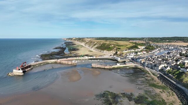 survol de Port-en-Bessin dans le Calvados, Normandie