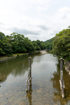 宇治橋から望む五十鈴川
