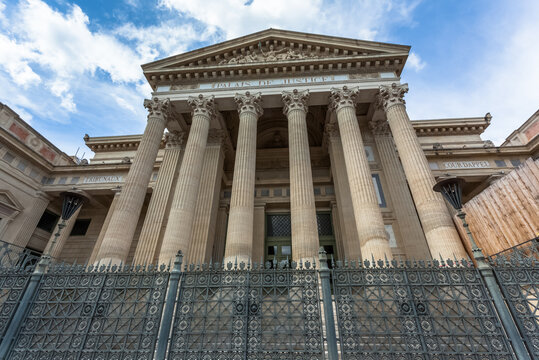 Maison carr&eacute;e, N&icirc;mes 