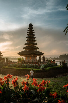 Sunrise at Pura Ulun Danu Beratan Temple in Bali