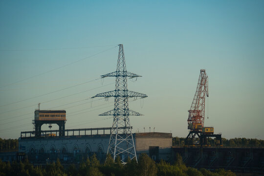 wires on a high-voltage power line next to the railway