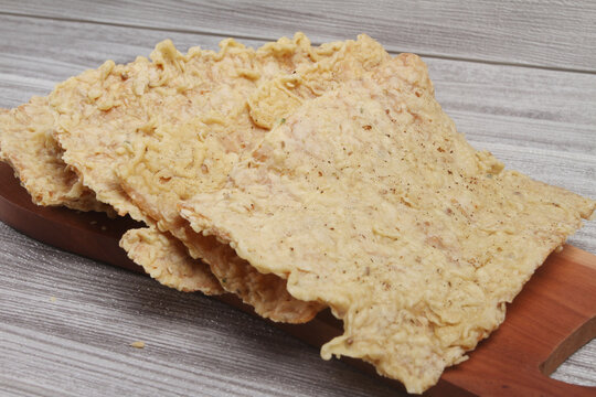 slice of tempeh crackers on table
