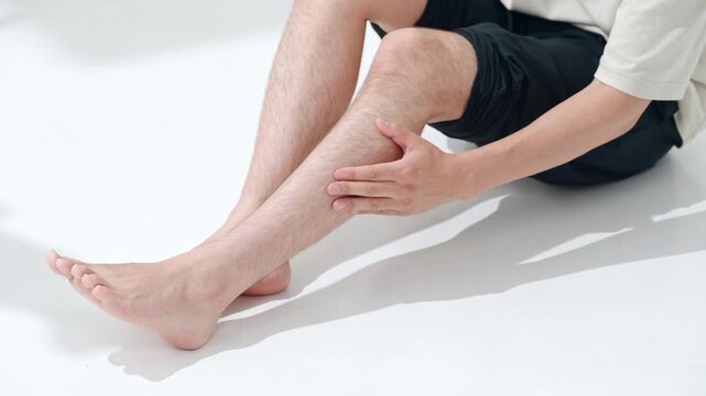 男性のすね毛。脱毛、サロン、エステ、メンズ、除毛、ワックス、短パン、ムダ毛、足、美容、ボディケア