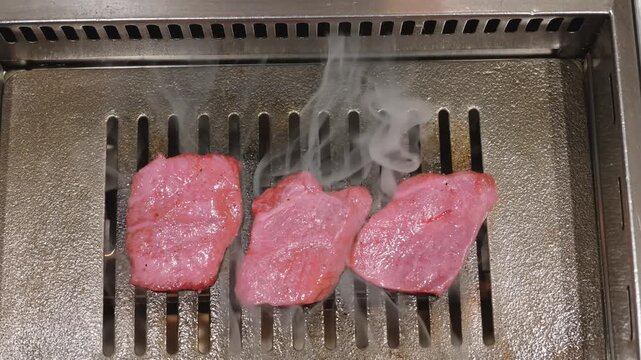 Grilled meat. Beef tongue, yakiniku restaurant, Korean food, Korean, BBQ, smokeless, grilling, Wagyu beef, beef, high-end, gourmet, cuts