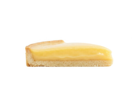 Fatia de torta de lim&atilde;o cremosa isolada