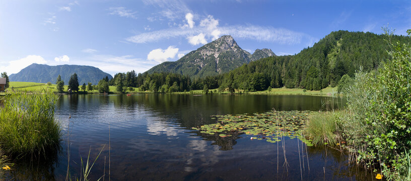 Austria, Salzkammergut Ausseerland, View of sommersbergsee lake near hoher sarstein
