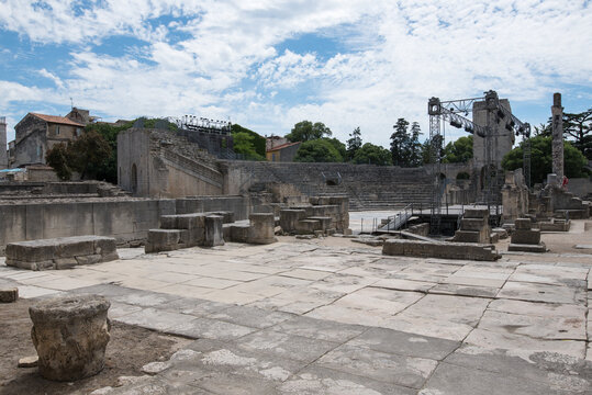 Historisches Amphitheater und Circus Maximus in Arles Frankreich