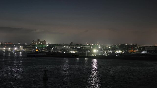 北海道・苫小牧港　夜景