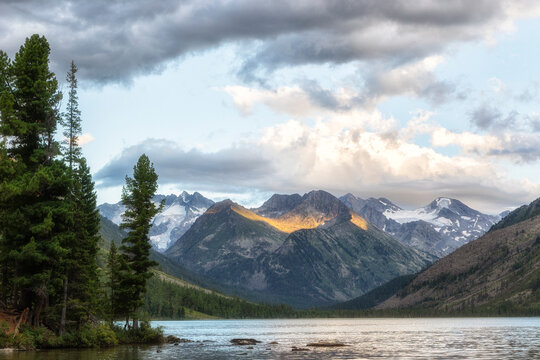 Srednee Multinskoye Lake, Altai Republic, Russia