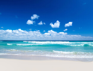 Beach and beautiful tropical sea. Blue sea and blue sky © Pakhnyushchyy