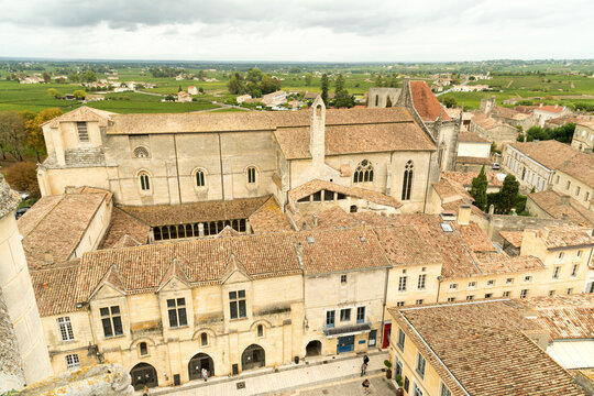 France, Bordeaux, St Emilion.  Overhead view of a the town centre viewed from the Monolithic Church's bell tower.