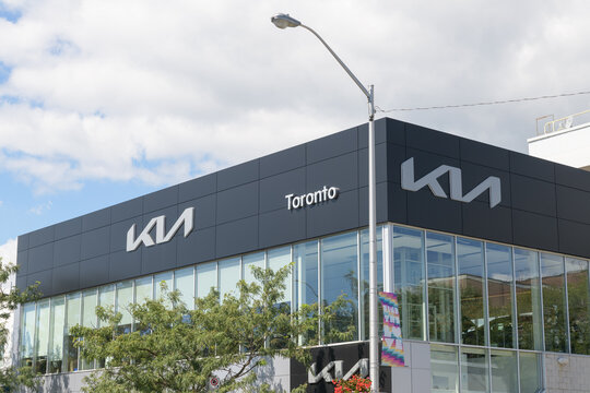 exterior building facade and sign of Toronto Kia, a dealer, located at 2222 Danforth Av (East York)