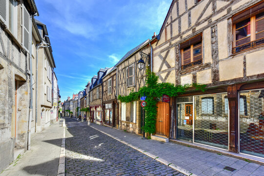 Rue Bourbonnoux - Bourges, France