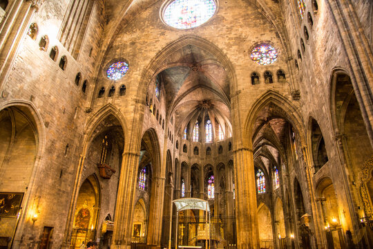 Spain, Catalonia, Girona. Interior of the Cathedral de Santa Maria