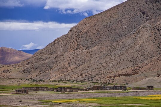 Open wide scenery in Tibet along the southern route into Western Tibet, Asia
