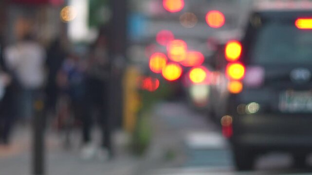 夕暮れの都市道路　ぼかしスローモーション
