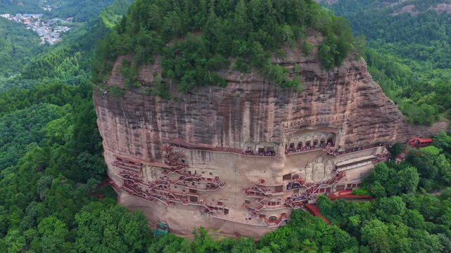 Aerial view of Maijishan Grottoes, the precious Oriental Sculpture Museum in Gansu
Maijishan Grottoes, millennial Buddhist caves built on steep mountain cliffs