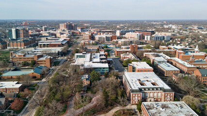 Obraz premium Aerial view of Lexington university campus and city skyline