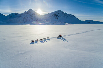 Greenland dogsledding © ArcticPassion