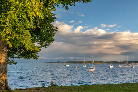 Abendstimmung am Starnberger See, Brahmspromenade, Tutzing, Bayern, Deutschland
