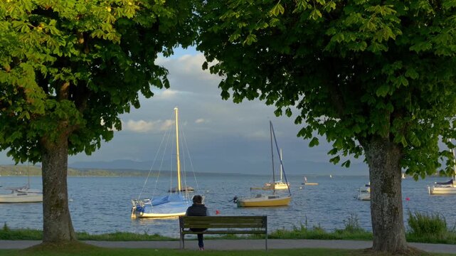 Abendstimmung am Starnberger See, Brahmspromenade, Tutzing, Bayern, Deutschland