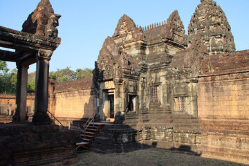Obraz premium ruined buddhist and hindu khmer temple (banteay samre) in angkor in siem reap in cambodia 
