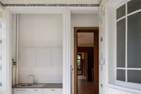 kitchen and doorway