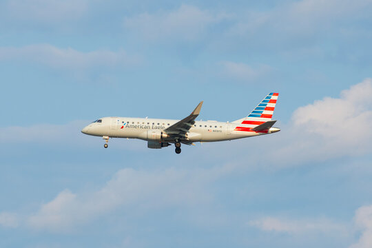 American Airlines American Eagle ERJ-175 N418YX landing on Boston Logan International Airport (BOS), Boston, Massachusetts MA, USA. 