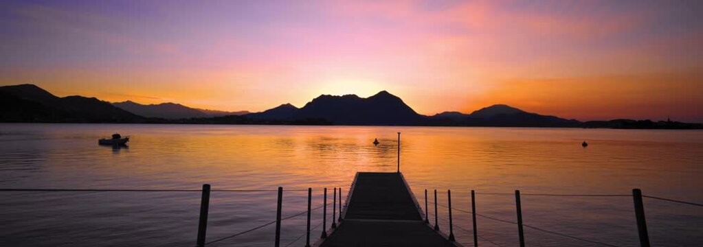 Anamorphic Lens - Sunrise in Baveno on lake Maggiore
