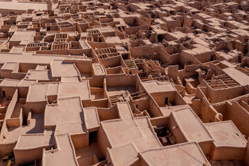stack of clay tiles © Haidar