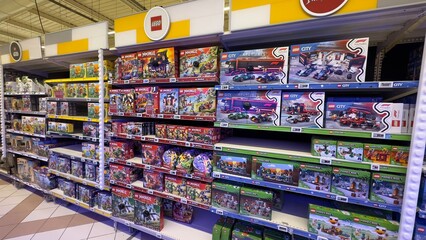 Obraz premium LEGO Store Display with Minifigures and Sets
