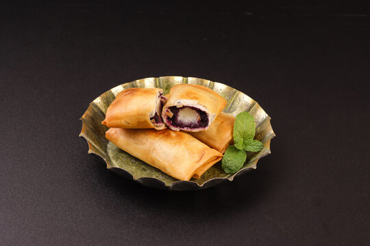 Goguma Pia or Pia Ubi is a flaky Indonesian pastry filled with smooth, naturally sweet purple yam or sweet potato paste. 