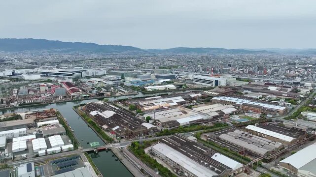 都市と工場の風景ドローン空撮。産業, 日本, 展望, 社会, 自然, 環境, プラント, 町工場