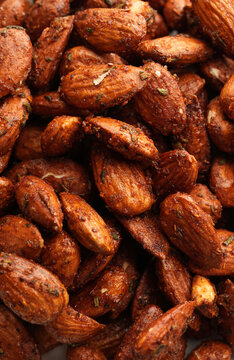 Spicy Roasted Almonds with Herbs and Paprika Seasoning