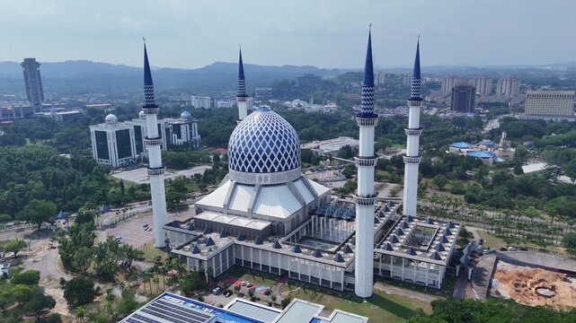Aerial view of Sultan Salahuddin Abdul Aziz Mosque in Shah Alam, Selangor, Malaysia.