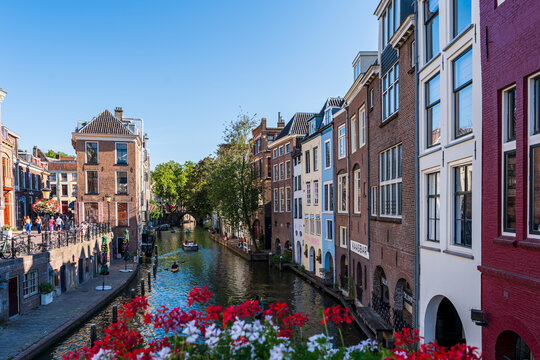 Houses along water channel in Utrecht
